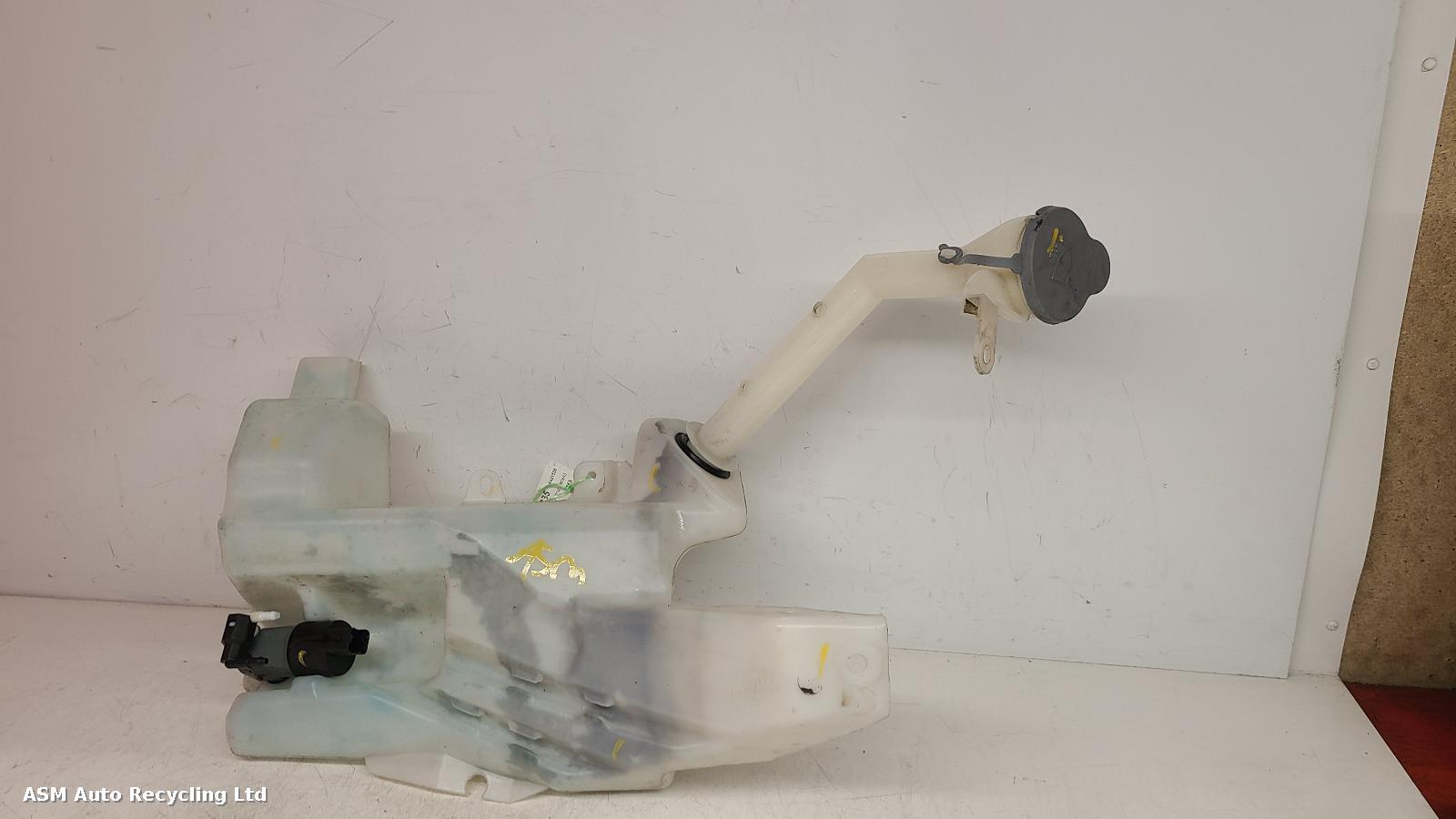 View Auto part Washer Bottle Nissan Qashqai 2015