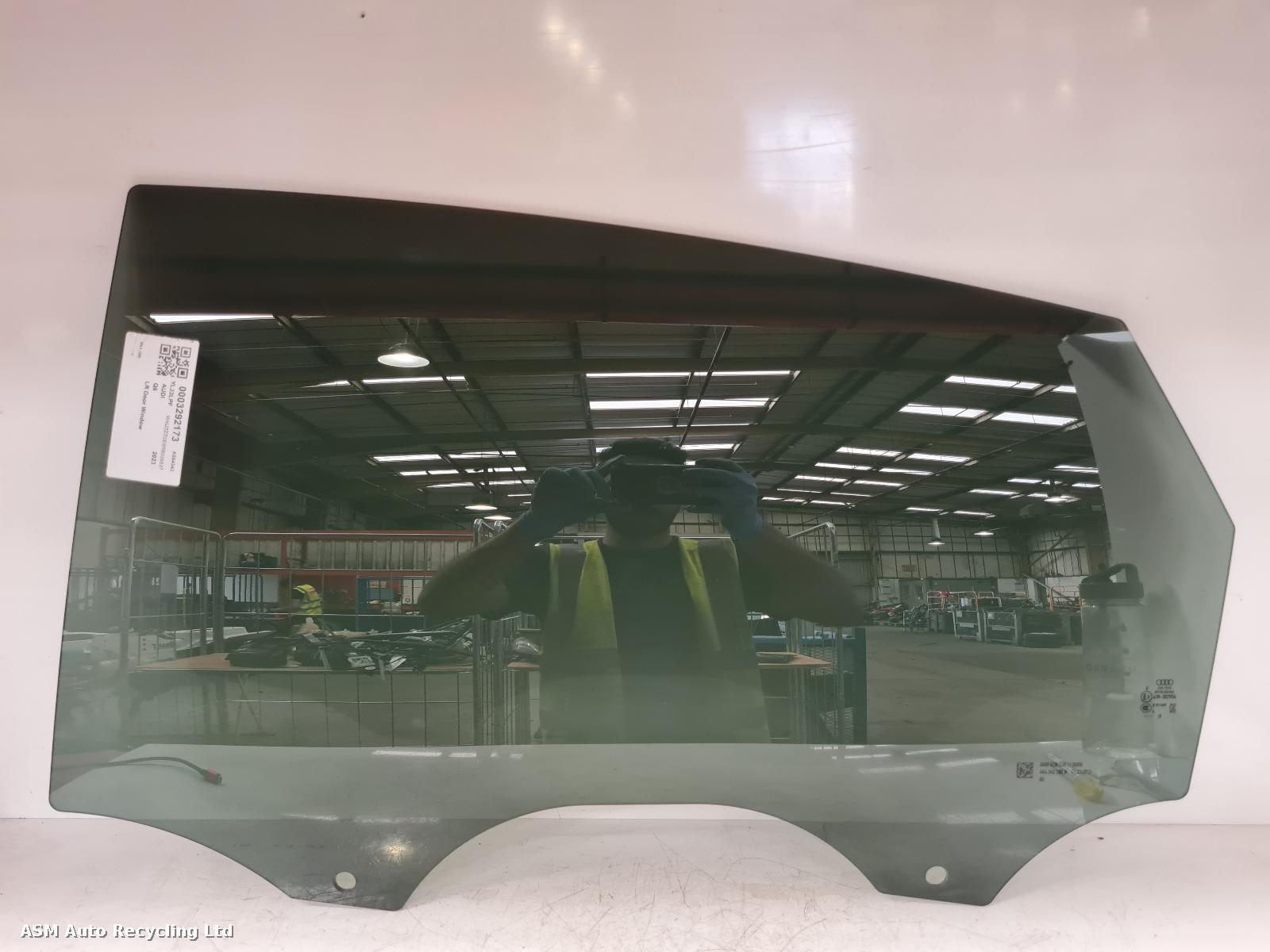 View Auto part LR Door Window Audi Q8 2023