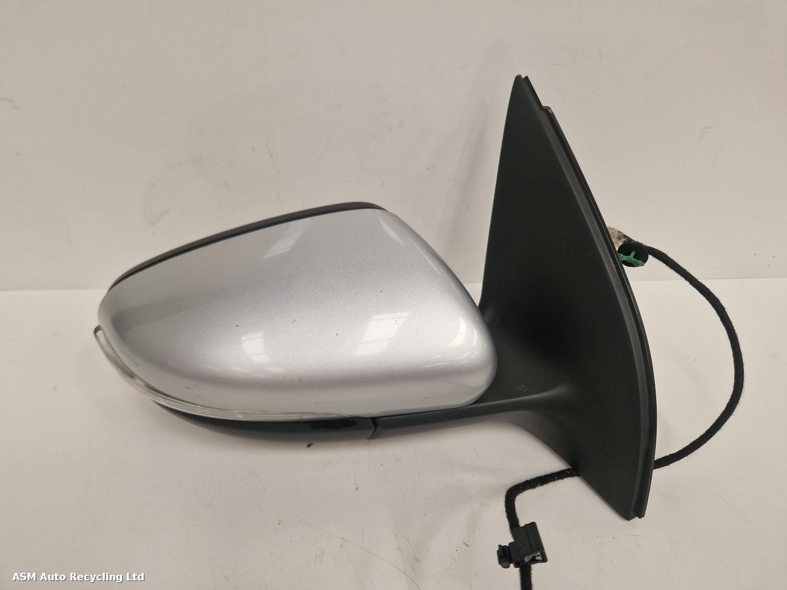 View Auto part R Door Mirror Volkswagen Golf 2009