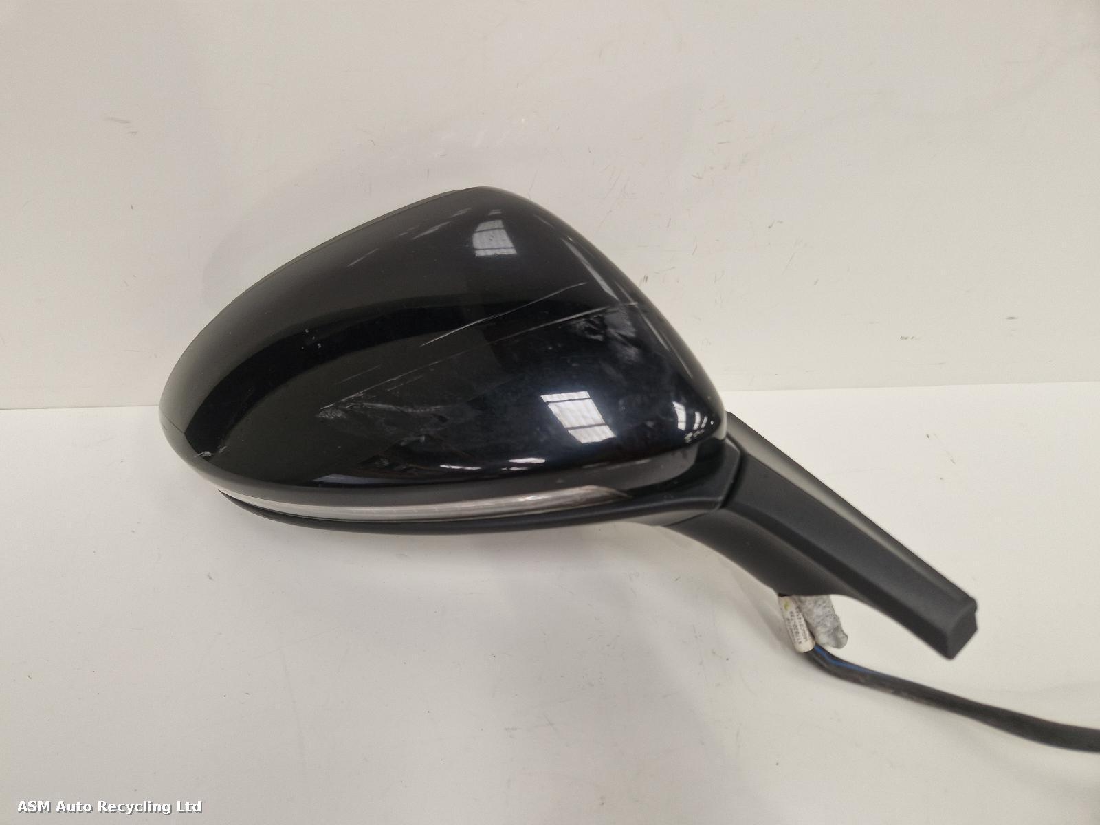 View Auto part R Door Mirror Volkswagen Golf 2017