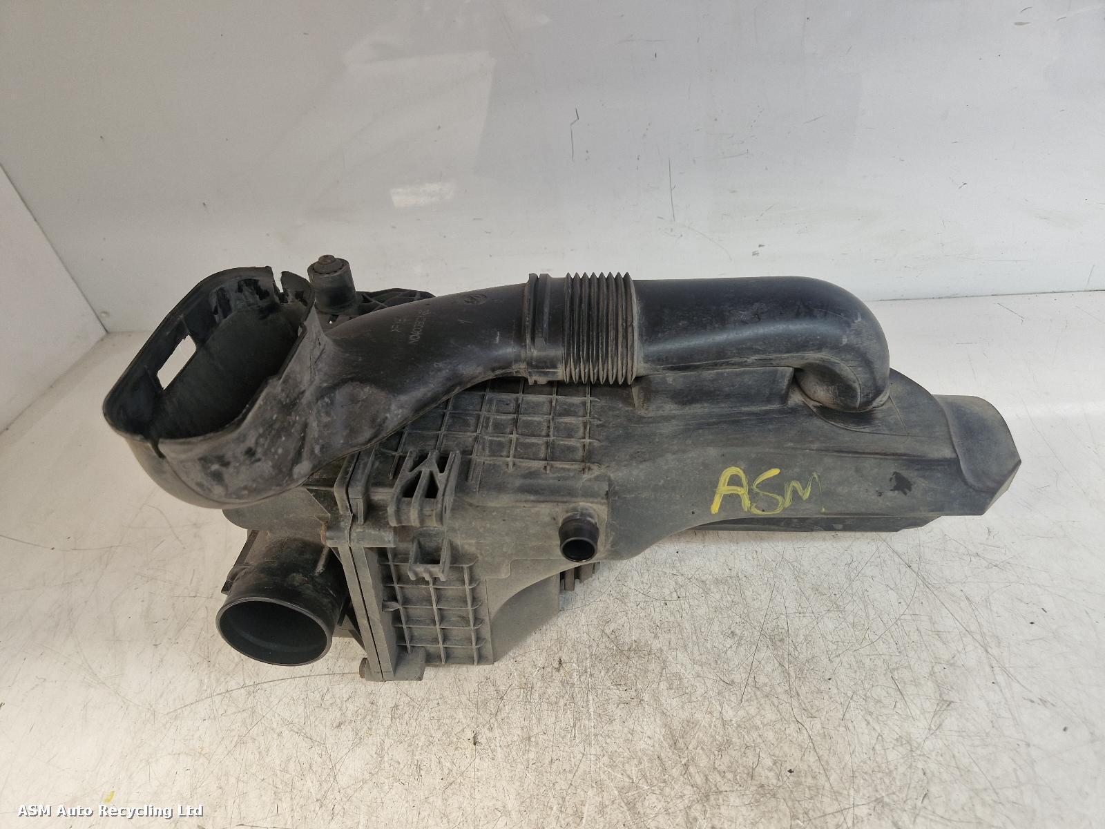 View Auto part Air Cleaner/Box Ford Fiesta 2014