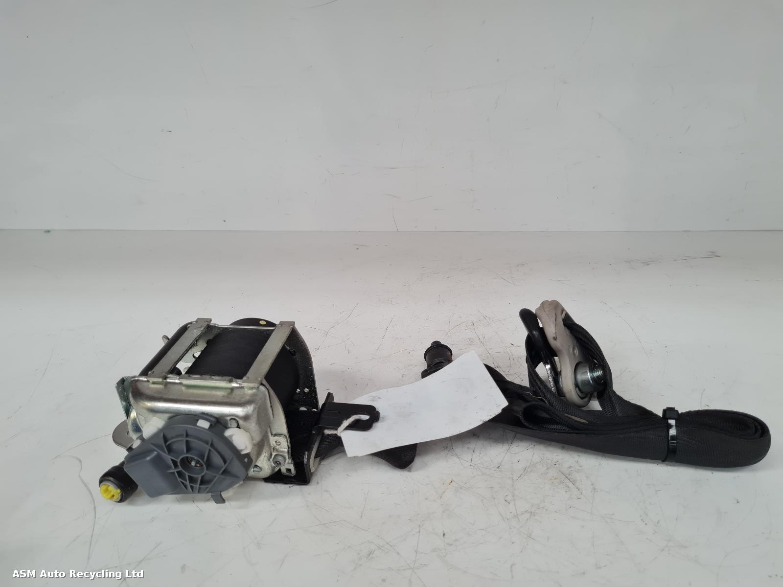View Auto part Seat Belt Nissan Juke 2012