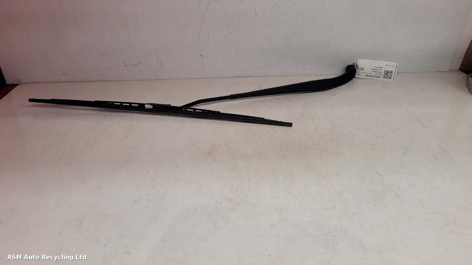 View Auto part Wiper Arm Mitsubishi Outlander 2011