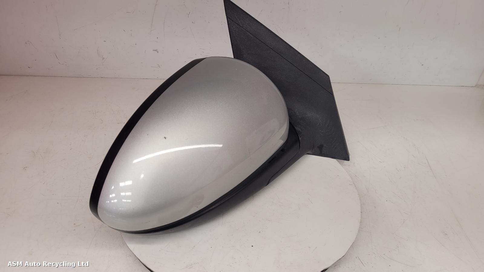 View Auto part R Door Mirror Chevrolet Cruze 2011