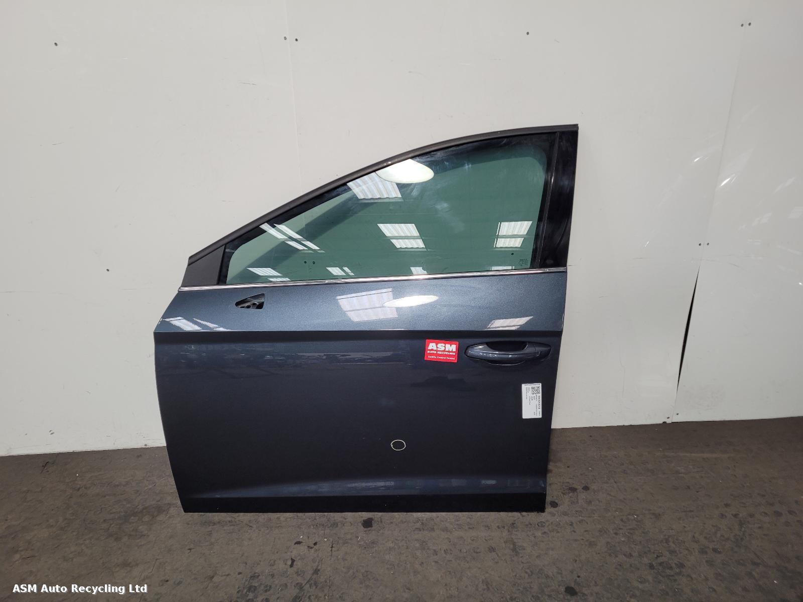 View Auto part L Front Door Seat Leon 2019