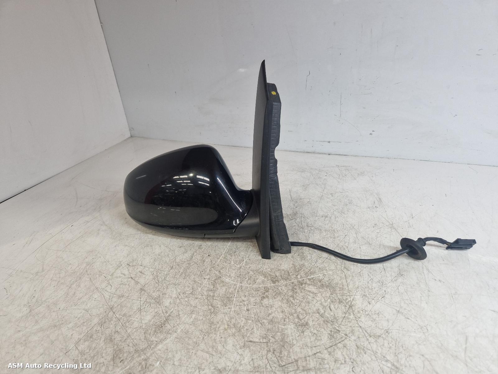 View Auto part R Door Mirror Vauxhall Astra 2010