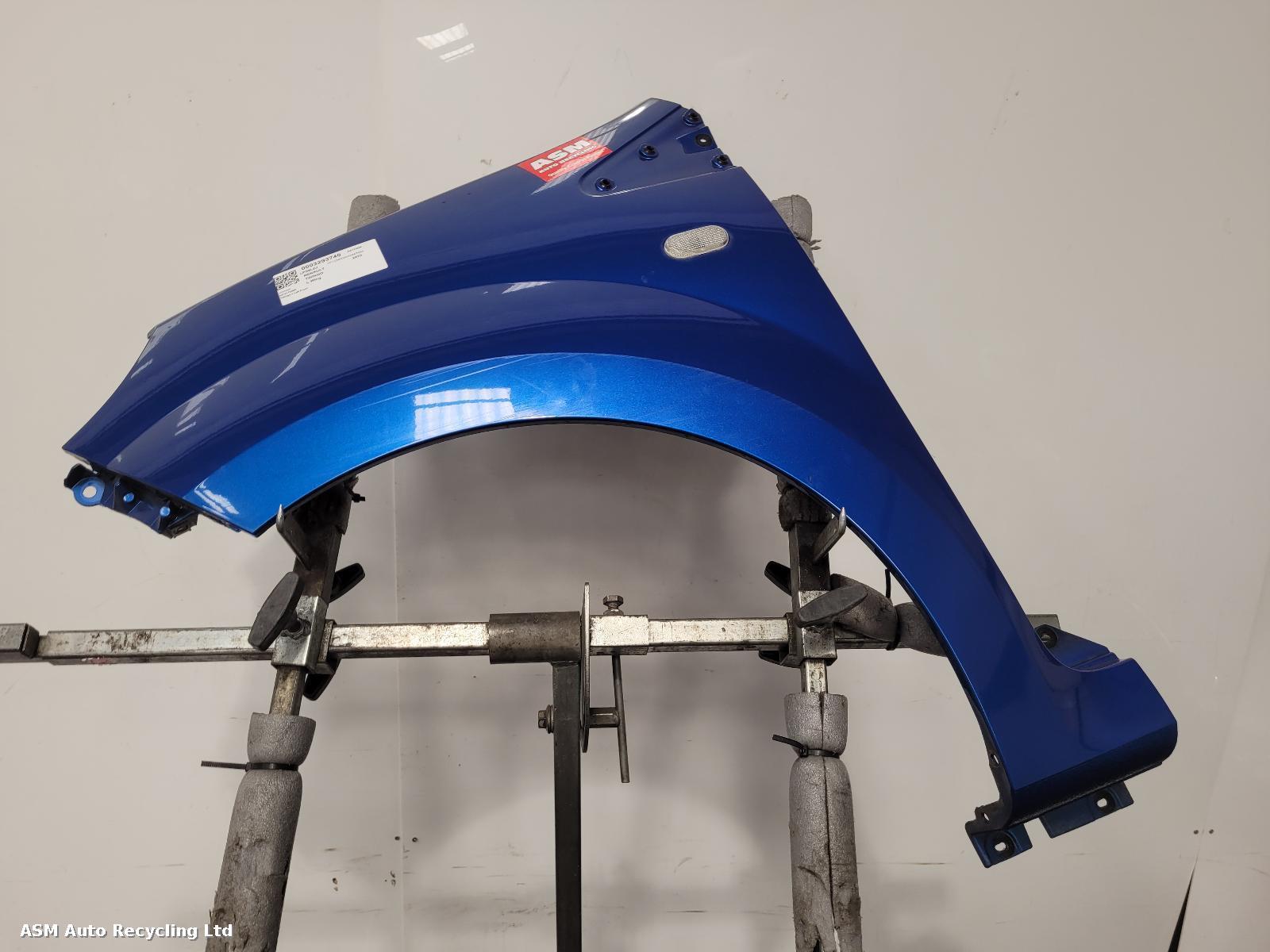 View Auto part L Wing Renault Twingo 2010