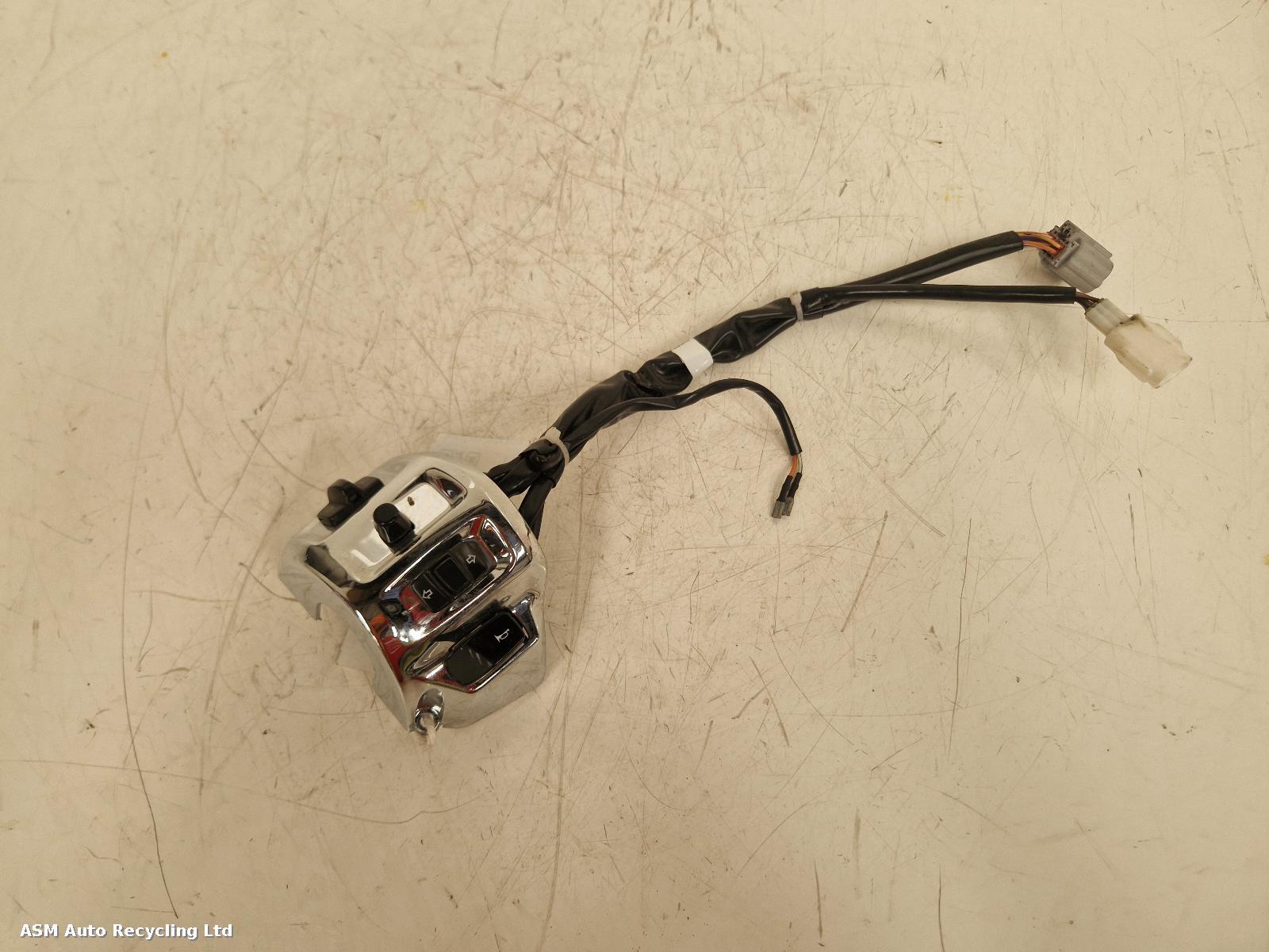 View Auto part LH Switch Gear Piaggio Vespa Gts 125 2023