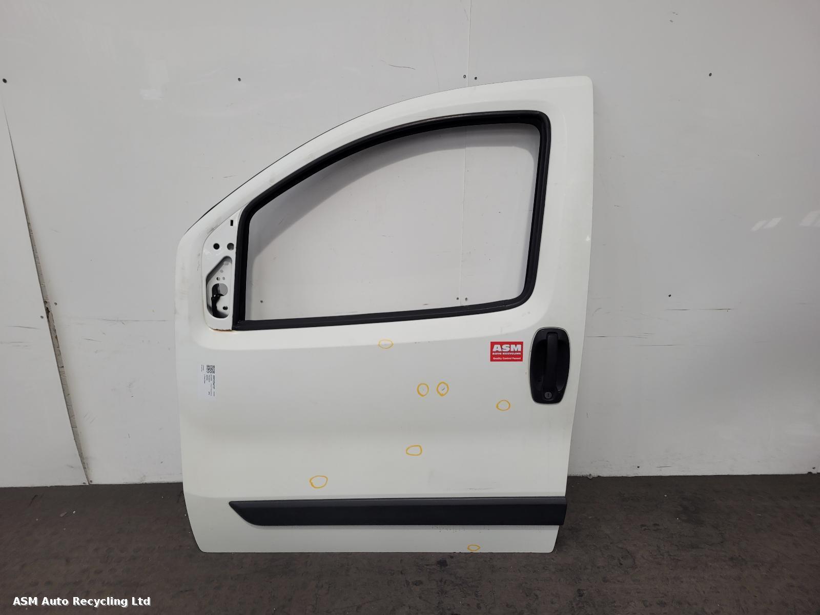 View Auto part L Front Door Peugeot Bipper 2012