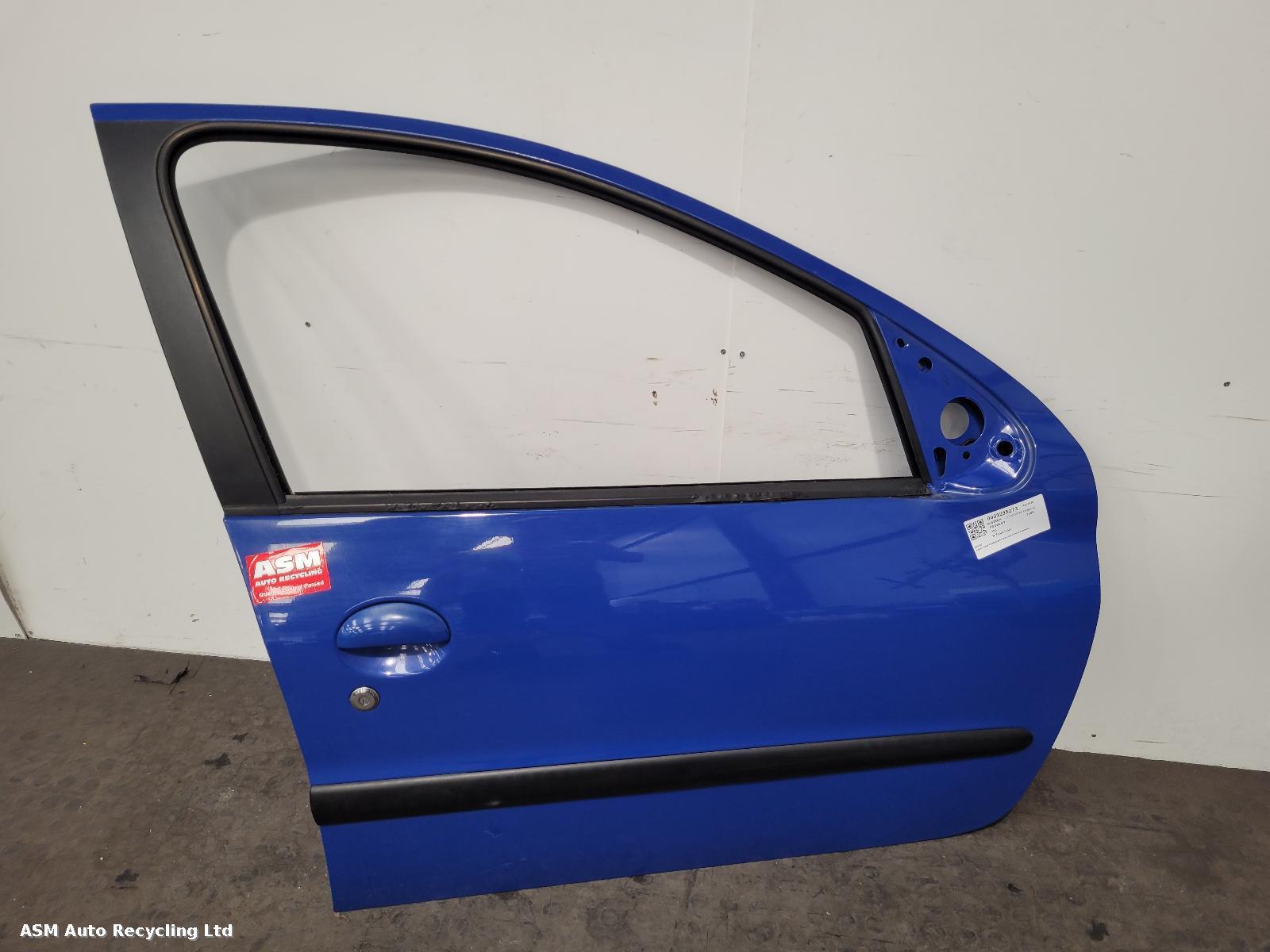 View Auto part R Front Door Peugeot 206 2002