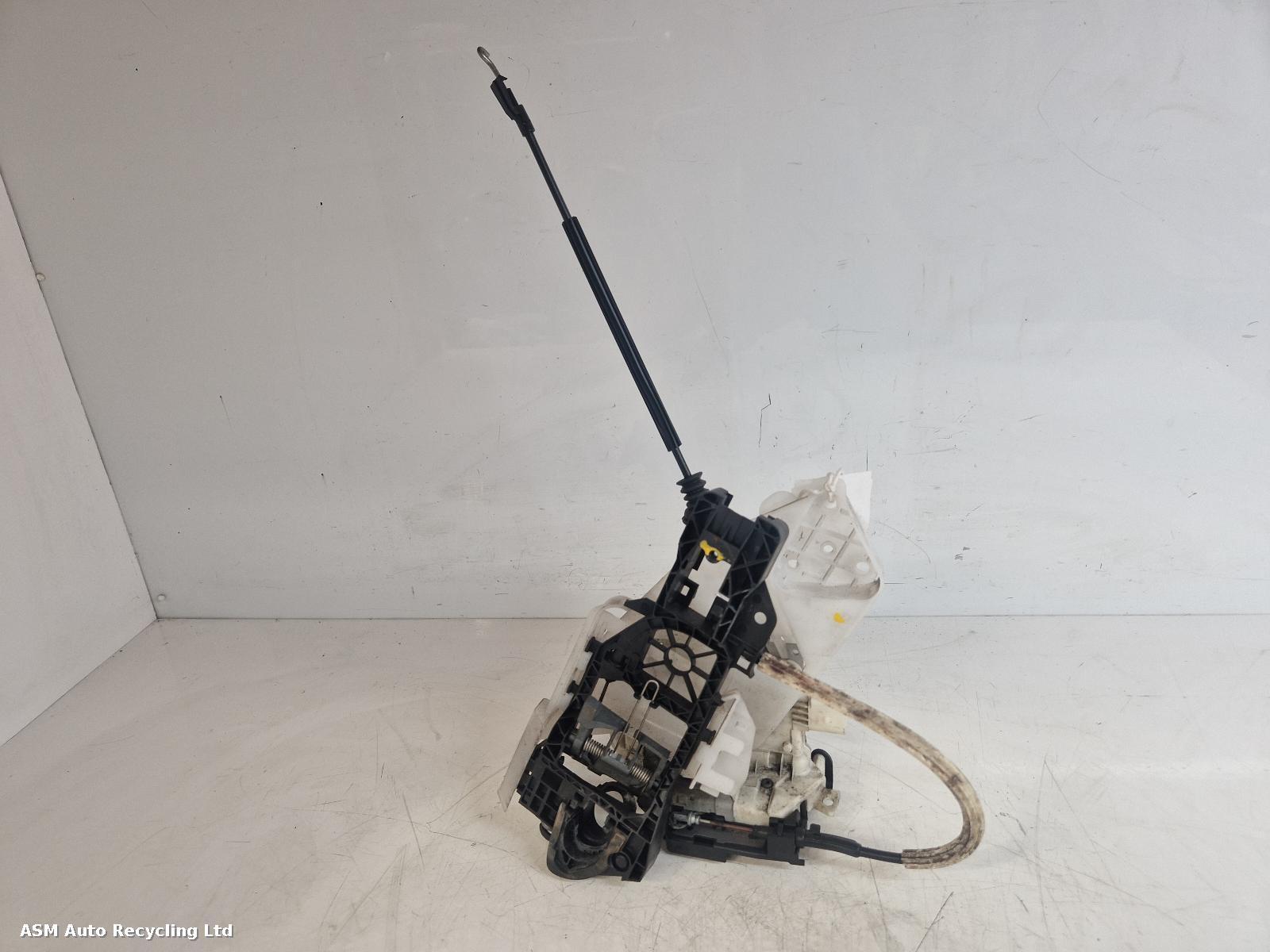 View Auto part Door Lock Assembly Volkswagen Passat 2013