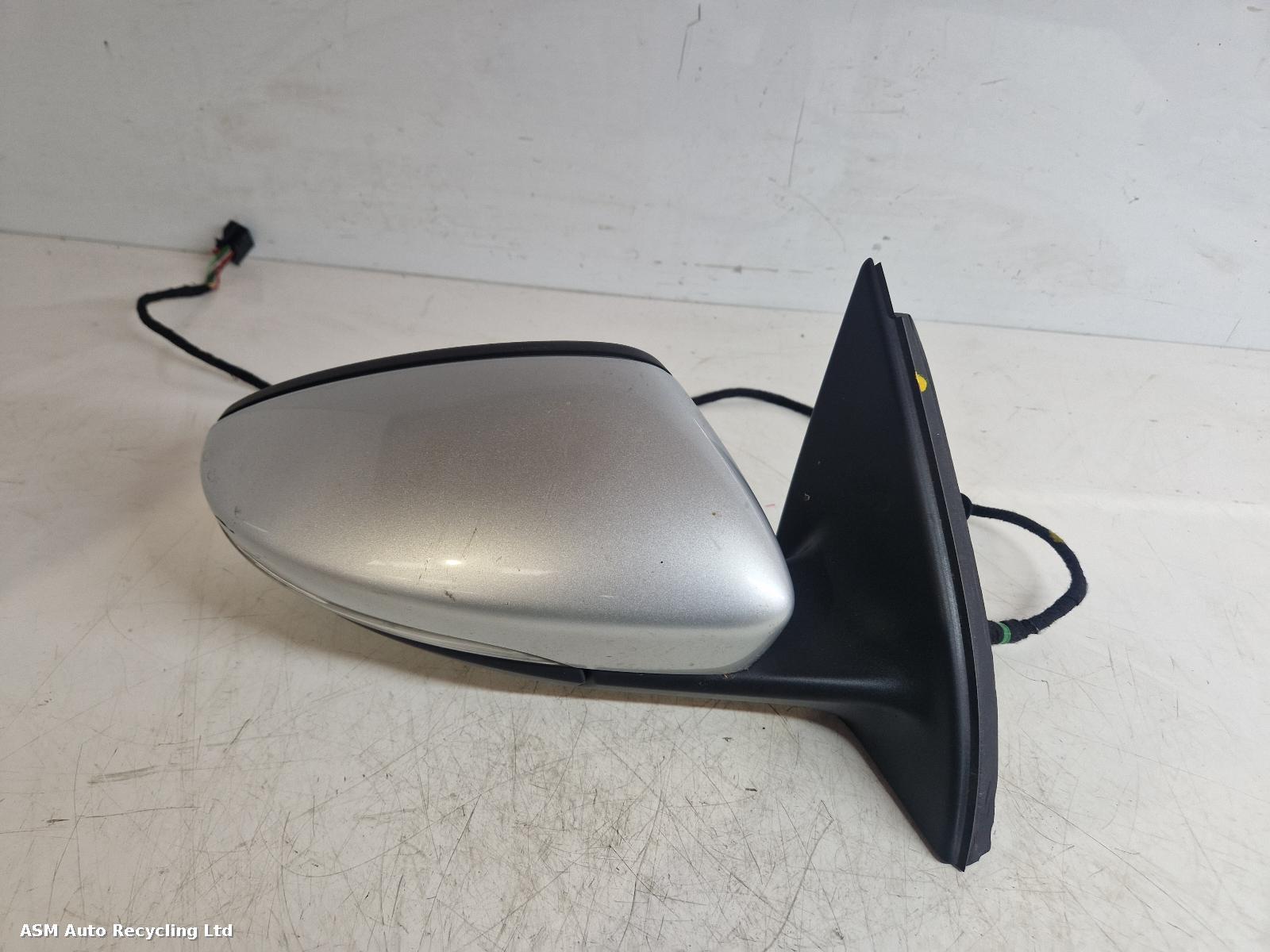 View Auto part R Door Mirror Volkswagen Passat 2013