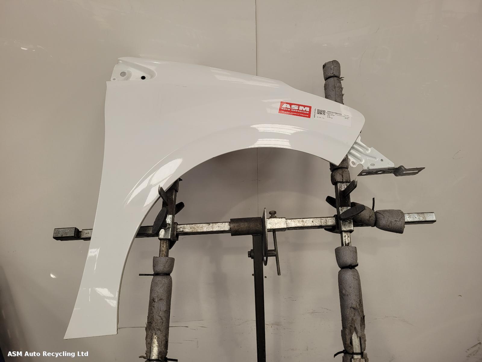 View Auto part R Wing Peugeot 208 2012