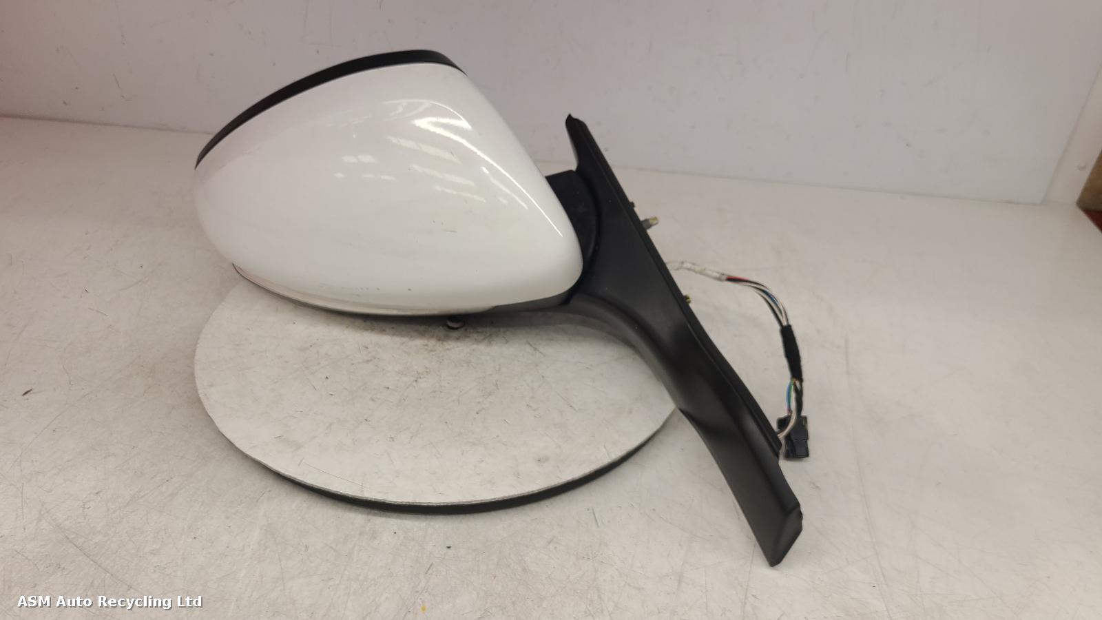 View Auto part R Door Mirror Peugeot 208 2012