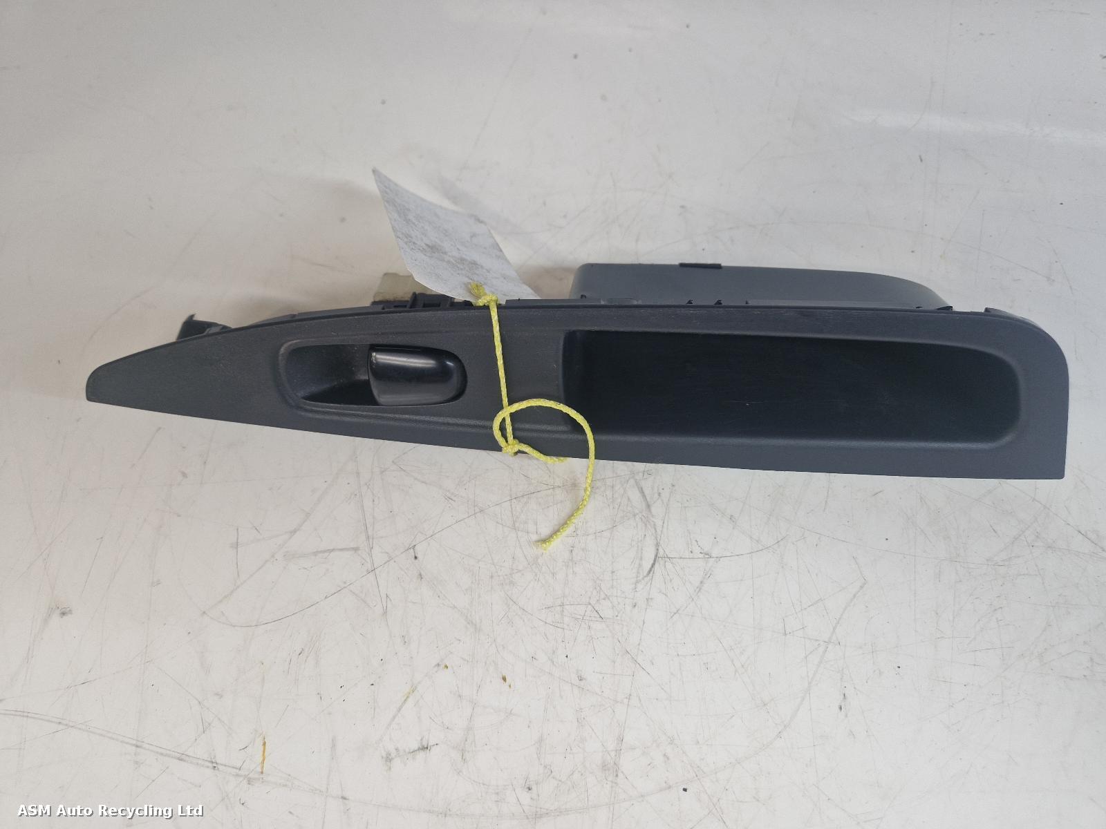 View Auto part Elect. Window Switch Nissan Qashqai 2014