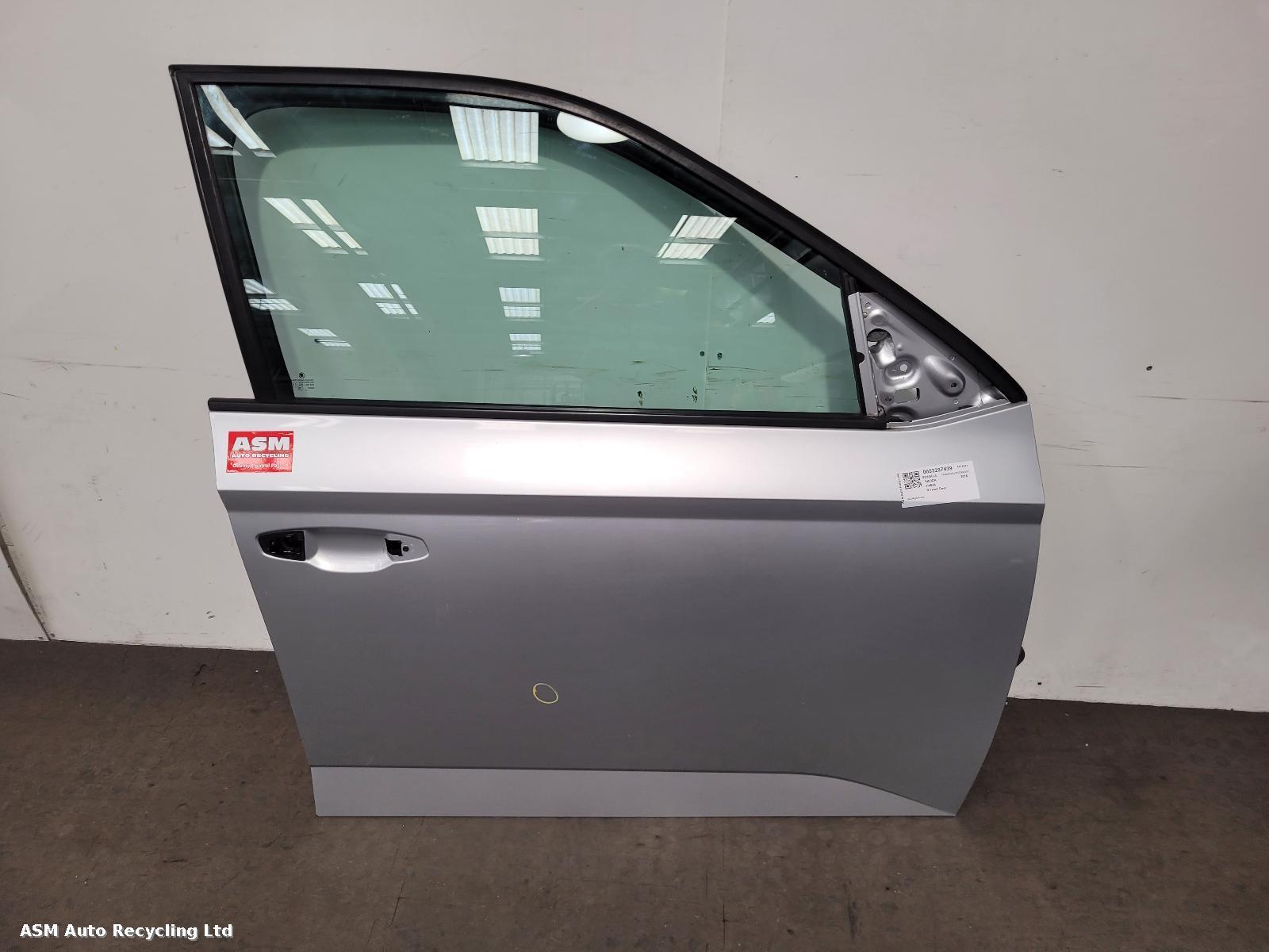 View Auto part R Front Door Skoda Fabia 2016