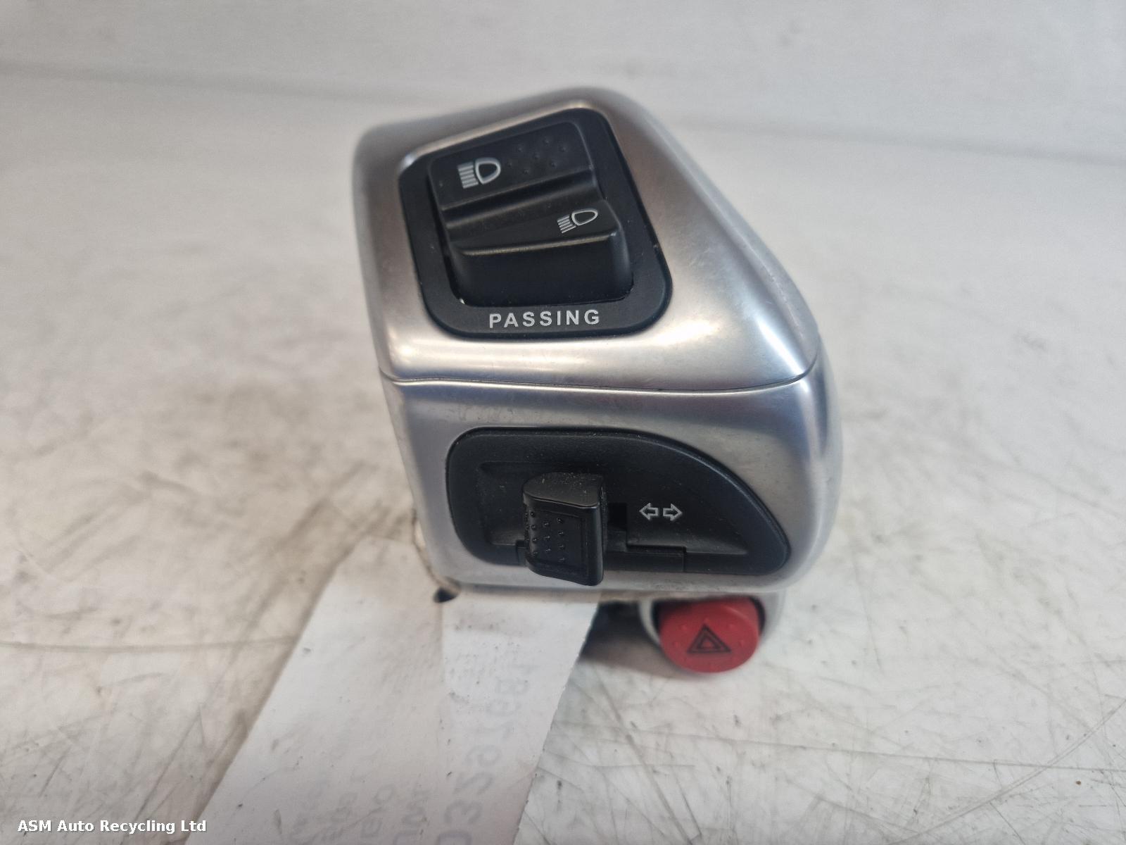 View Auto part RH Switch Gear Piaggio Mp3 500 Lt Sport 2017