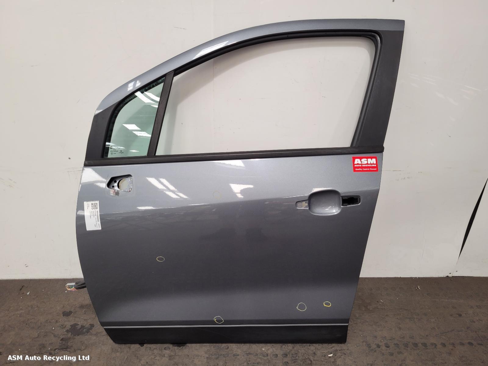 View Auto part L Front Door Vauxhall Mokka 2014