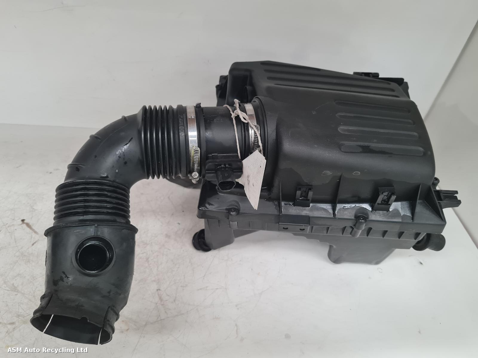 View Auto part Air Cleaner/Box Vauxhall Insignia 2015