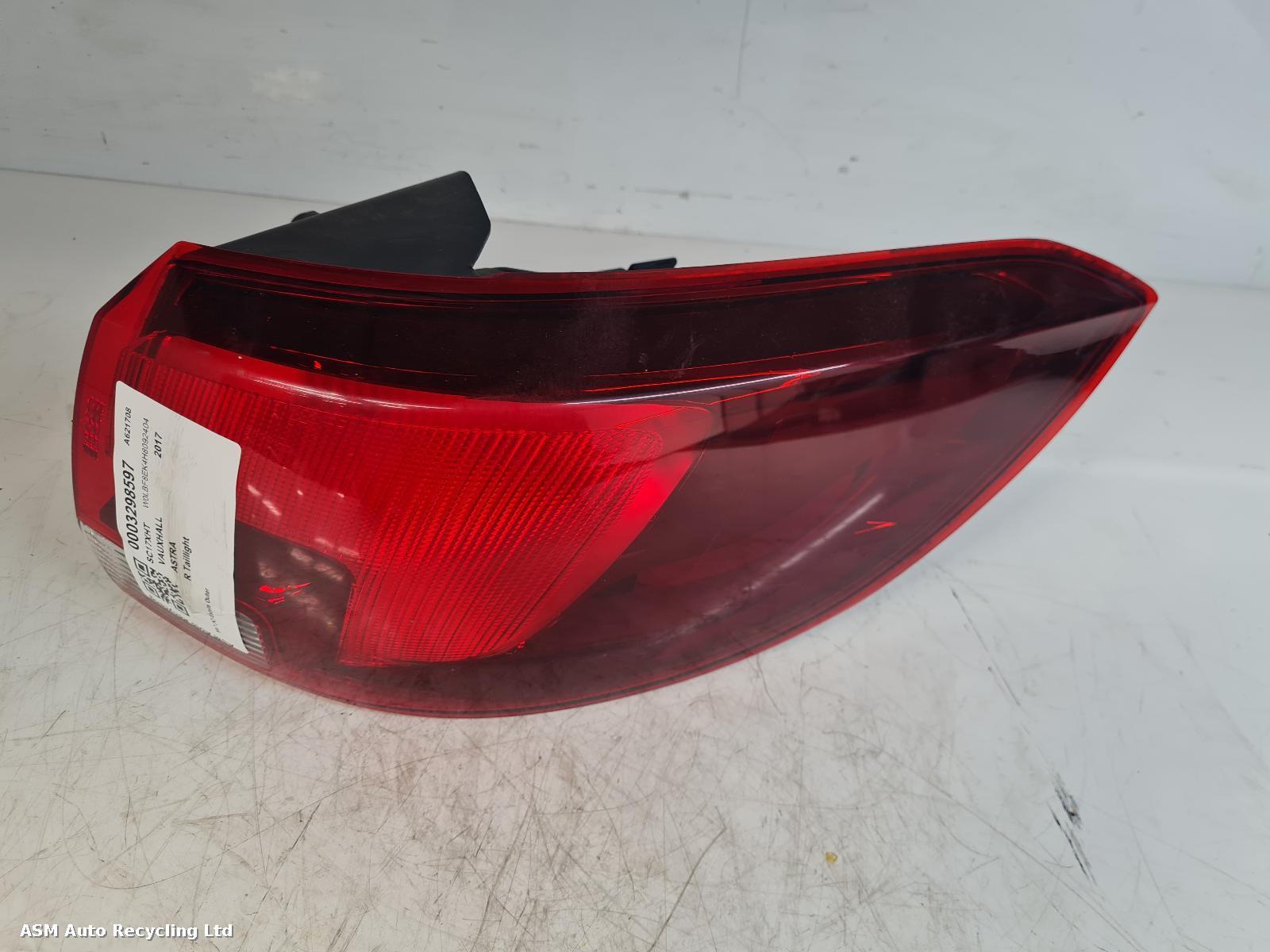 View Auto part R Taillight Vauxhall Astra 2017
