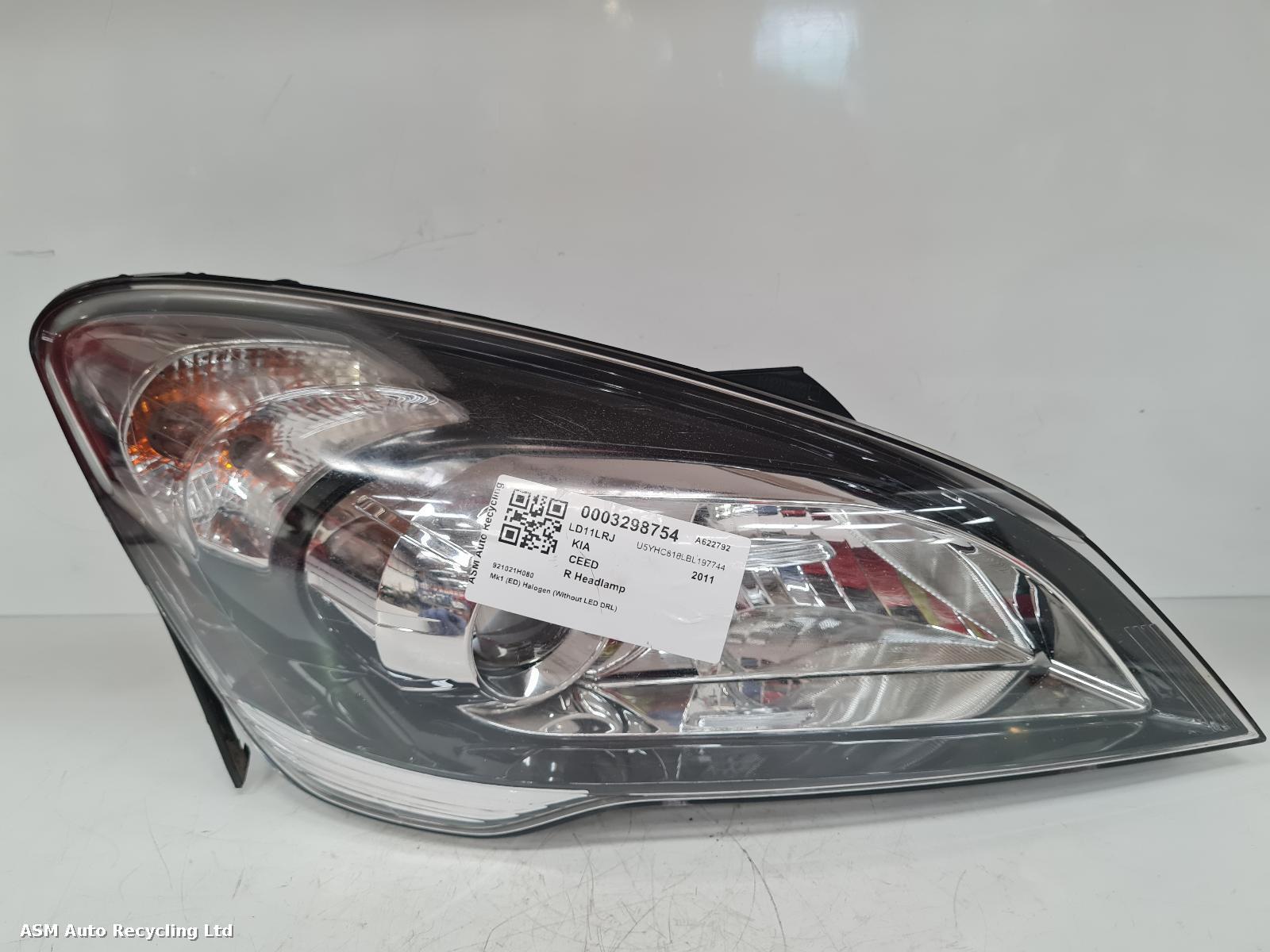 View Auto part R Headlamp Kia Ceed 2011
