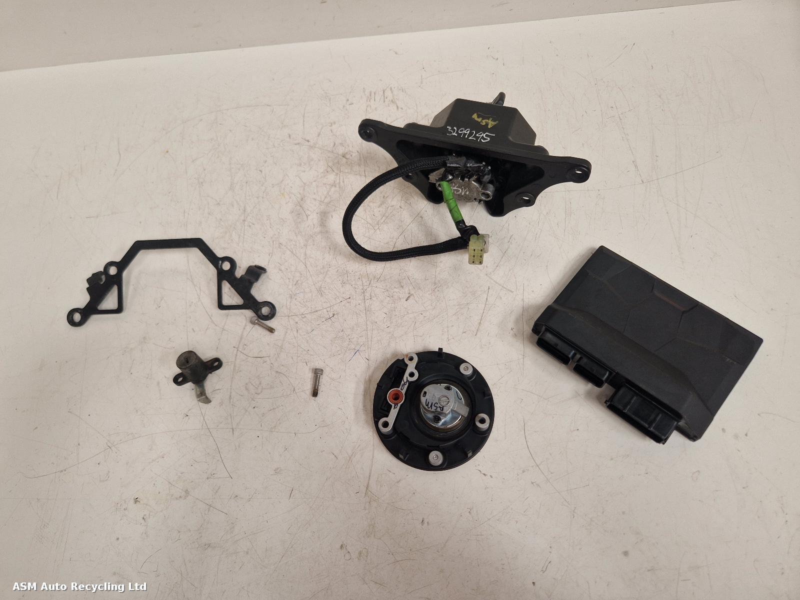 View Auto part Comp.Lock Set + Keys Yamaha Mt-09 Sp 2021