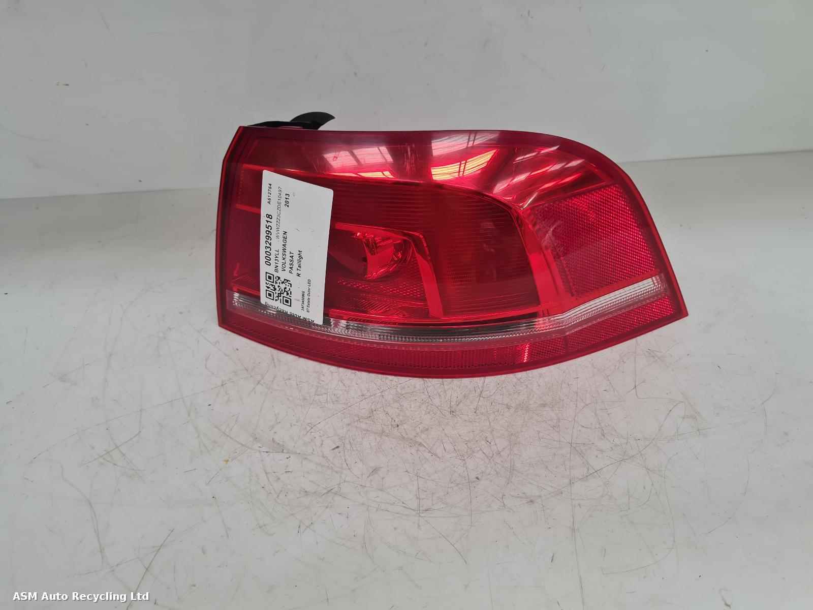View Auto part R Taillight Volkswagen Passat 2013