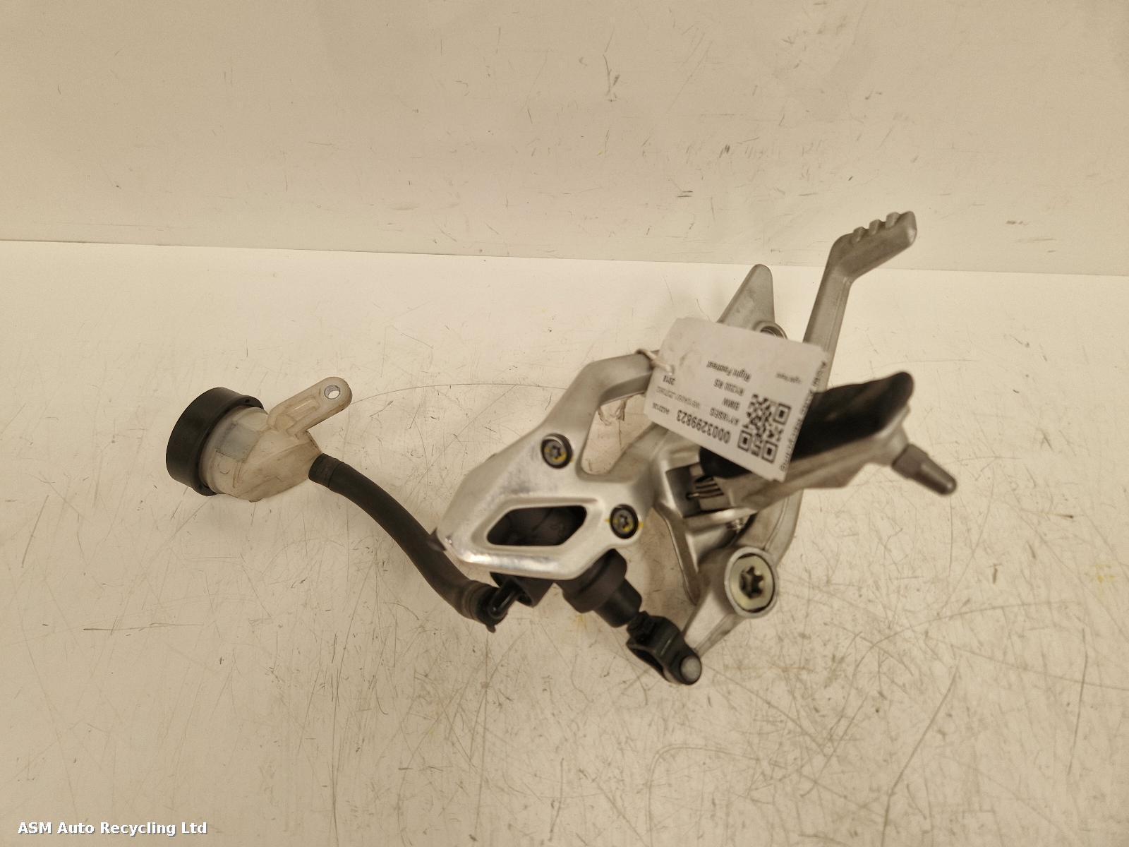 View Auto part Right Footrest Bmw R1200 Rs 2018