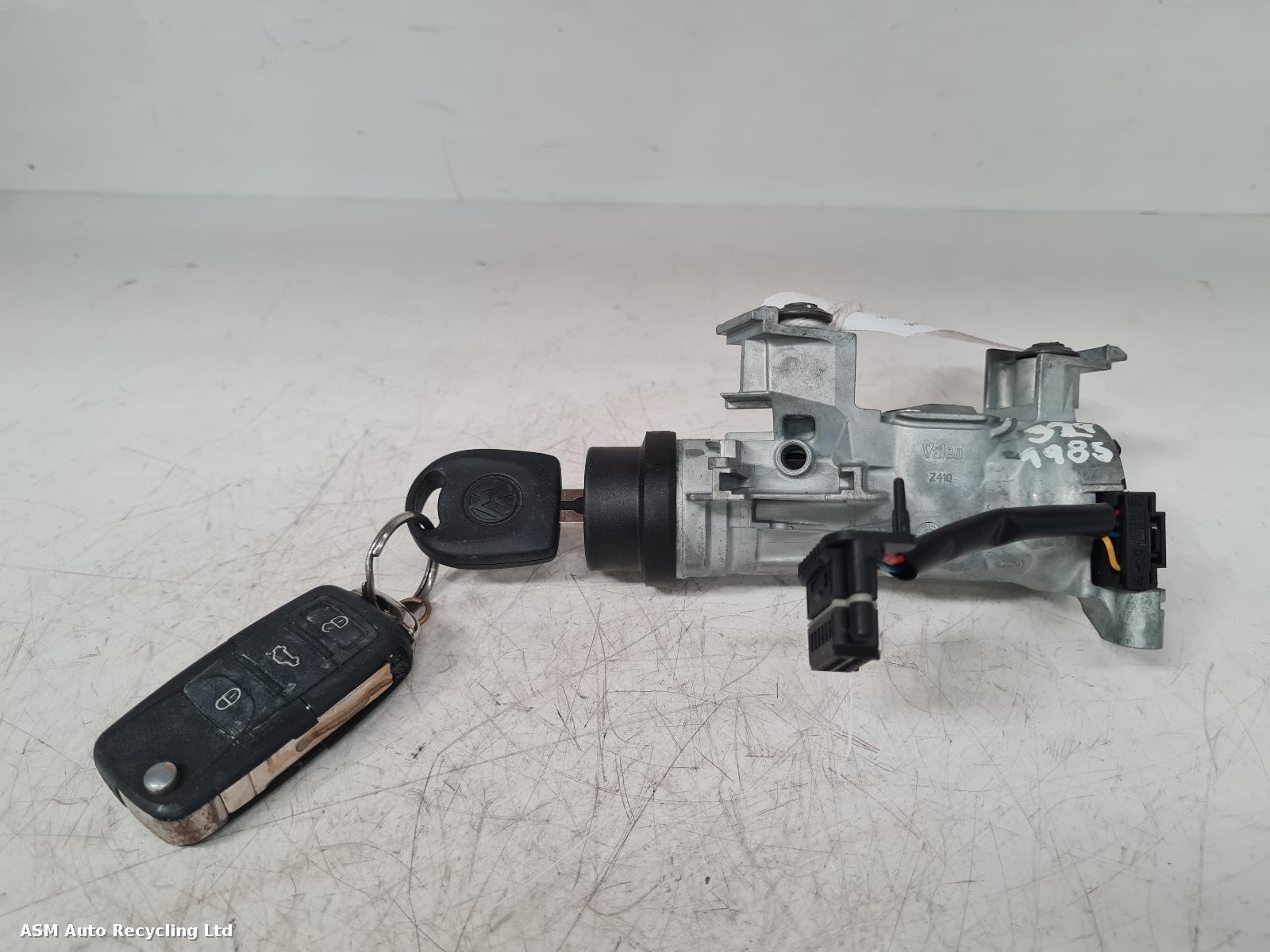 View Auto part Ignition W/Key Volkswagen Caddy 2010