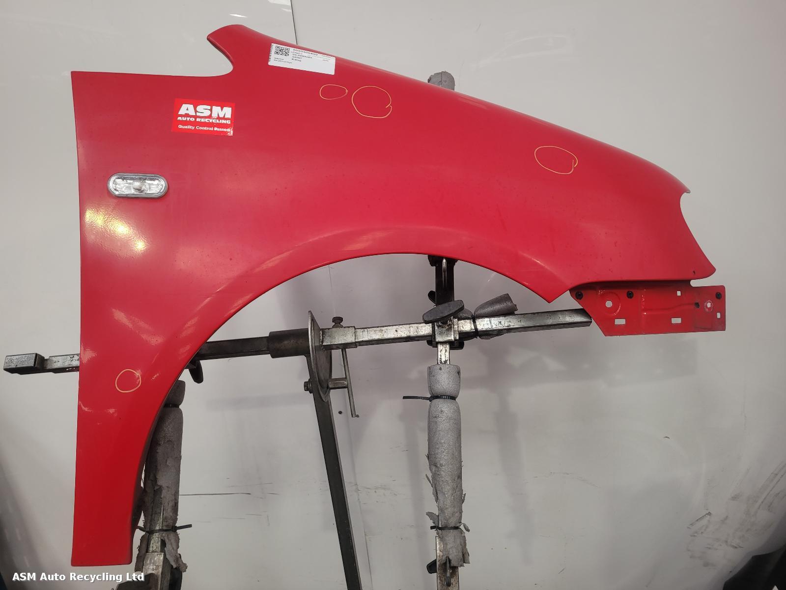 View Auto part R Wing Volkswagen Caddy 2005