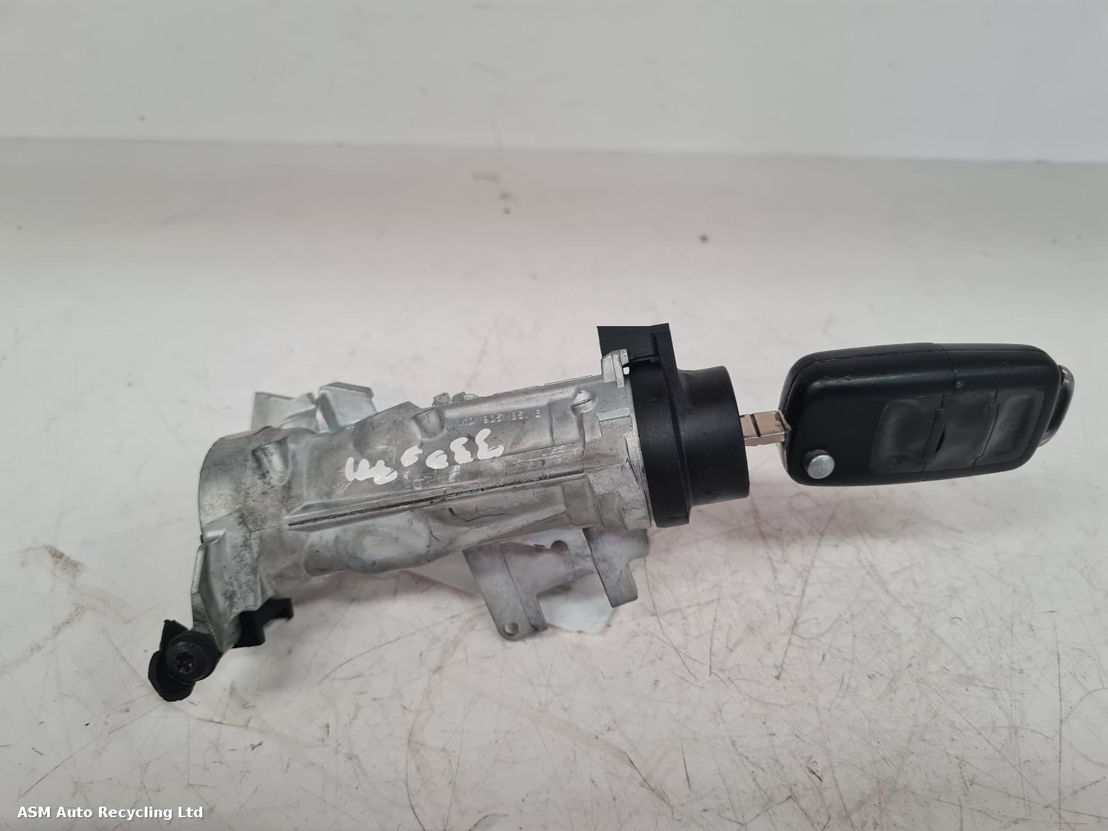 View Auto part Ignition W/Key Volkswagen Caddy 2005