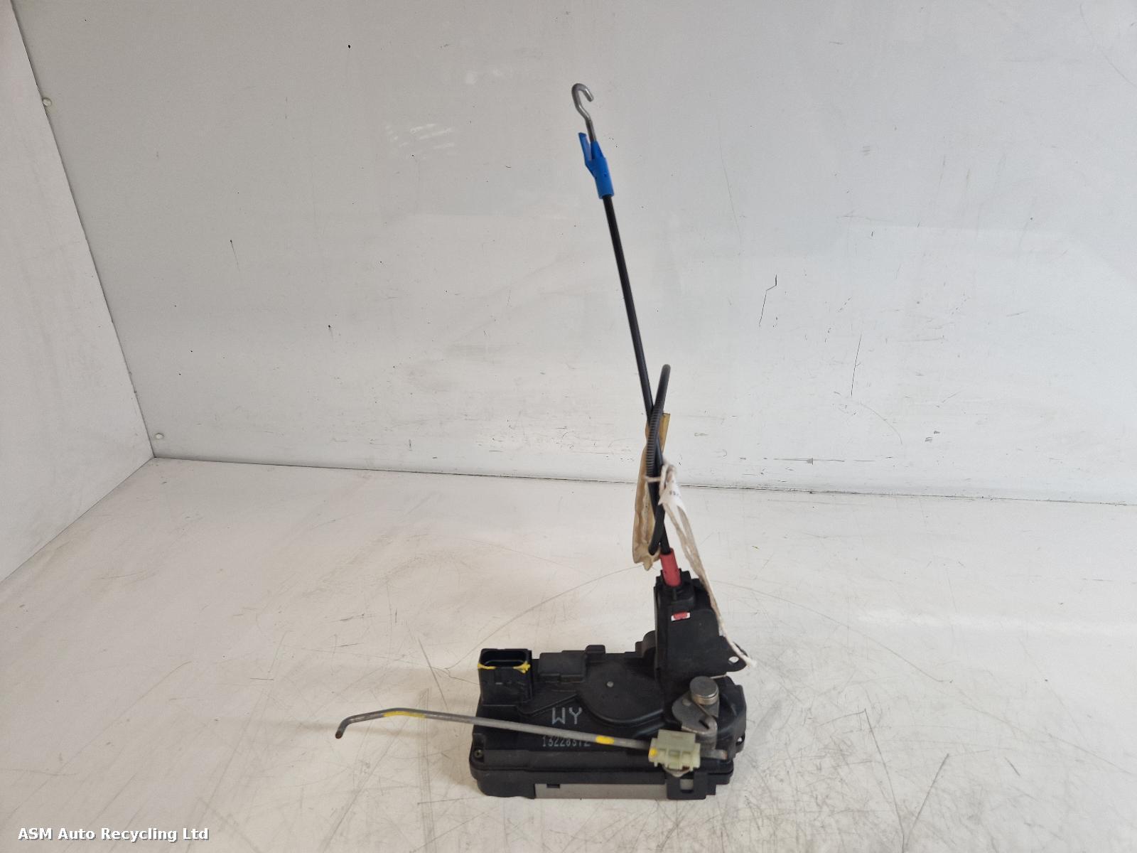 View Auto part Door Lock Assembly Vauxhall Zafira 2011