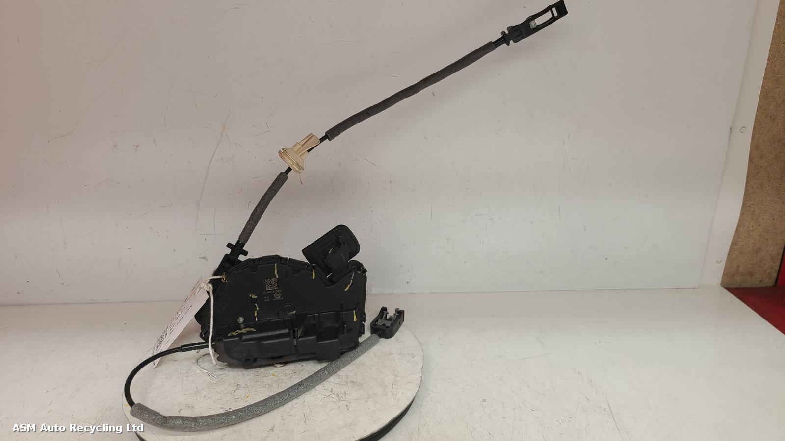View Auto part Door Lock Assembly Volkswagen Golf 2017