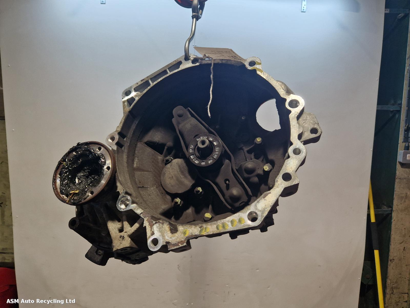 View Auto part Gearbox Volkswagen Golf 2017