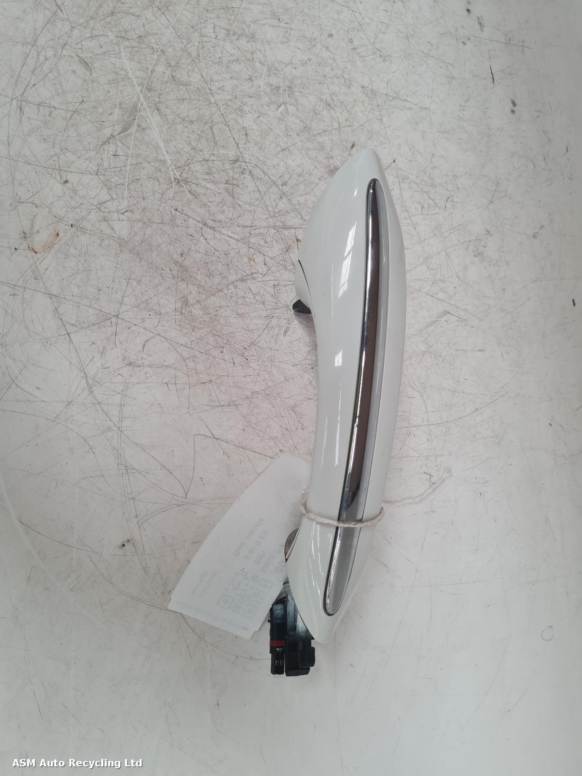 View Auto part Door Handle Bmw 5 Series 2013