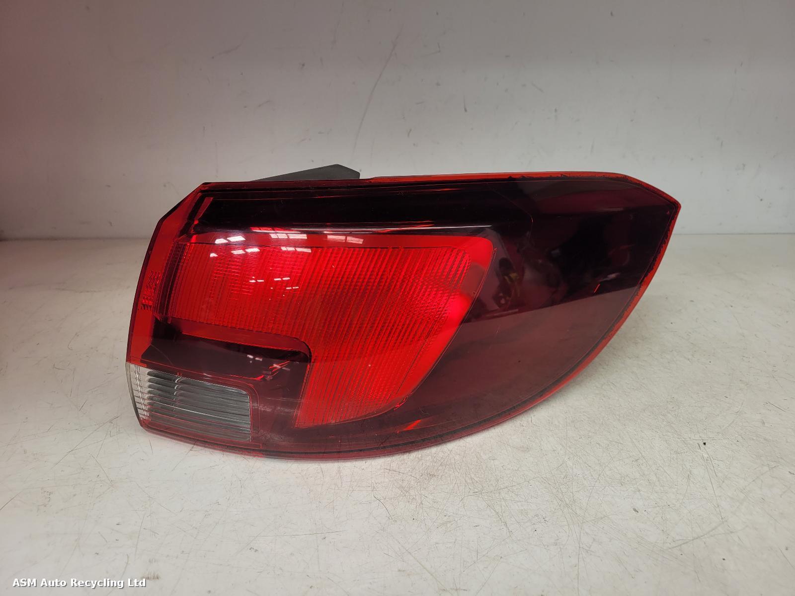 View Auto part R Taillight Vauxhall Astra 2016