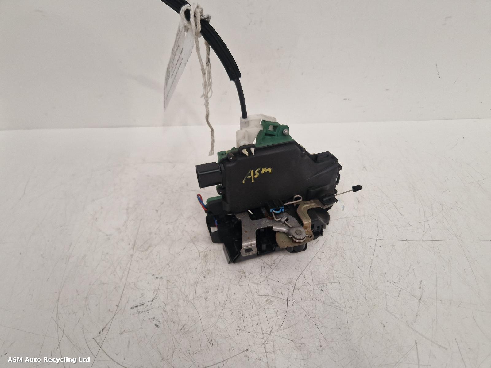 View Auto part Door Lock Assembly Volkswagen Golf 2002