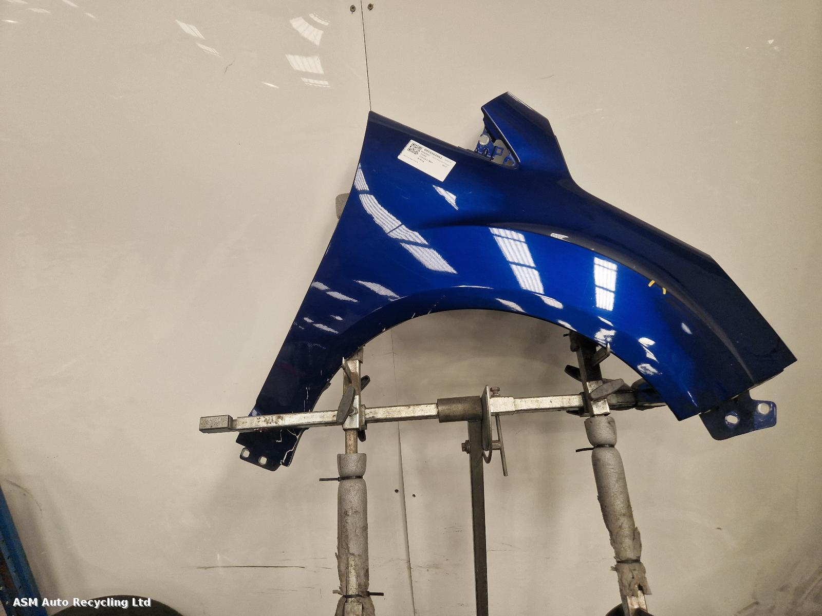 View Auto part R Wing Ford Focus C Max 2015