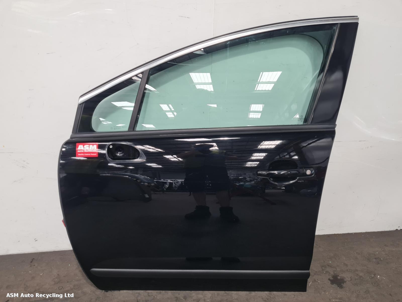 View Auto part L Front Door Peugeot 3008 2011