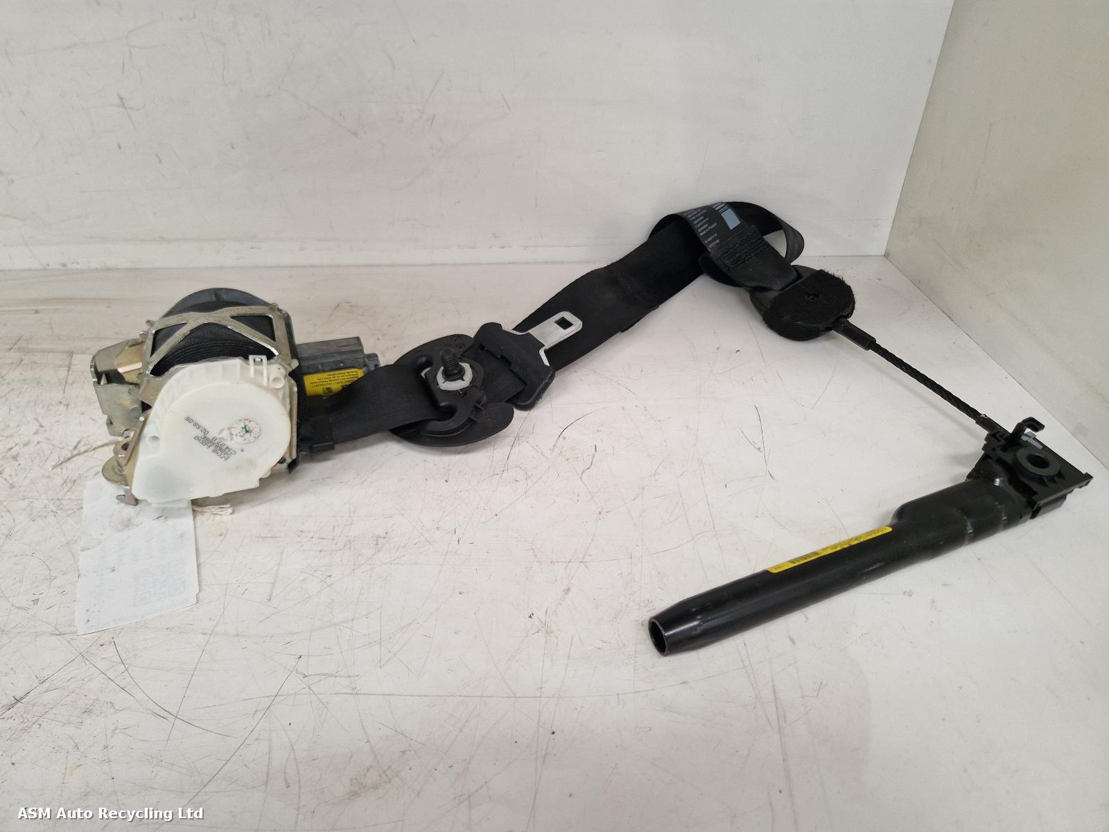 View Auto part Seat Belt Peugeot 3008 2011