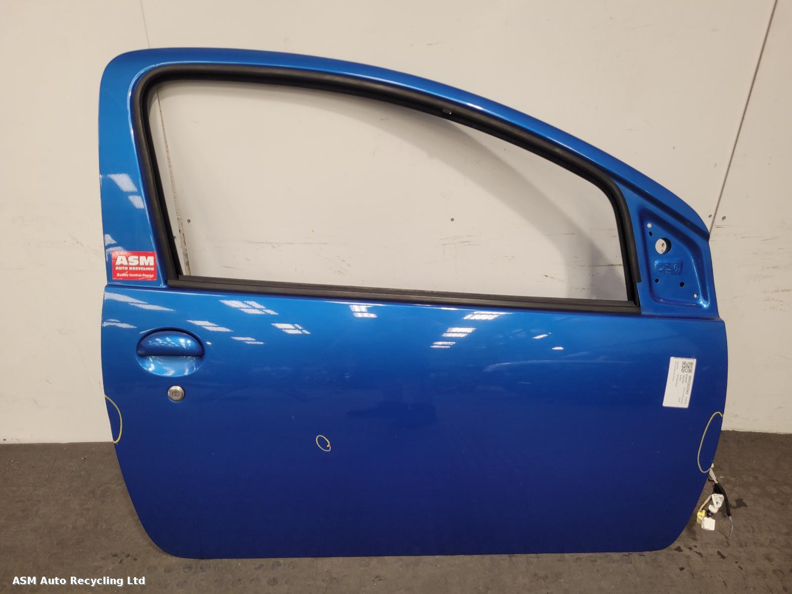 View Auto part R Front Door Toyota Aygo 2010