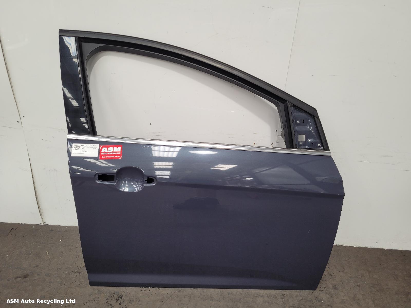 View Auto part R Front Door Ford Focus 2013