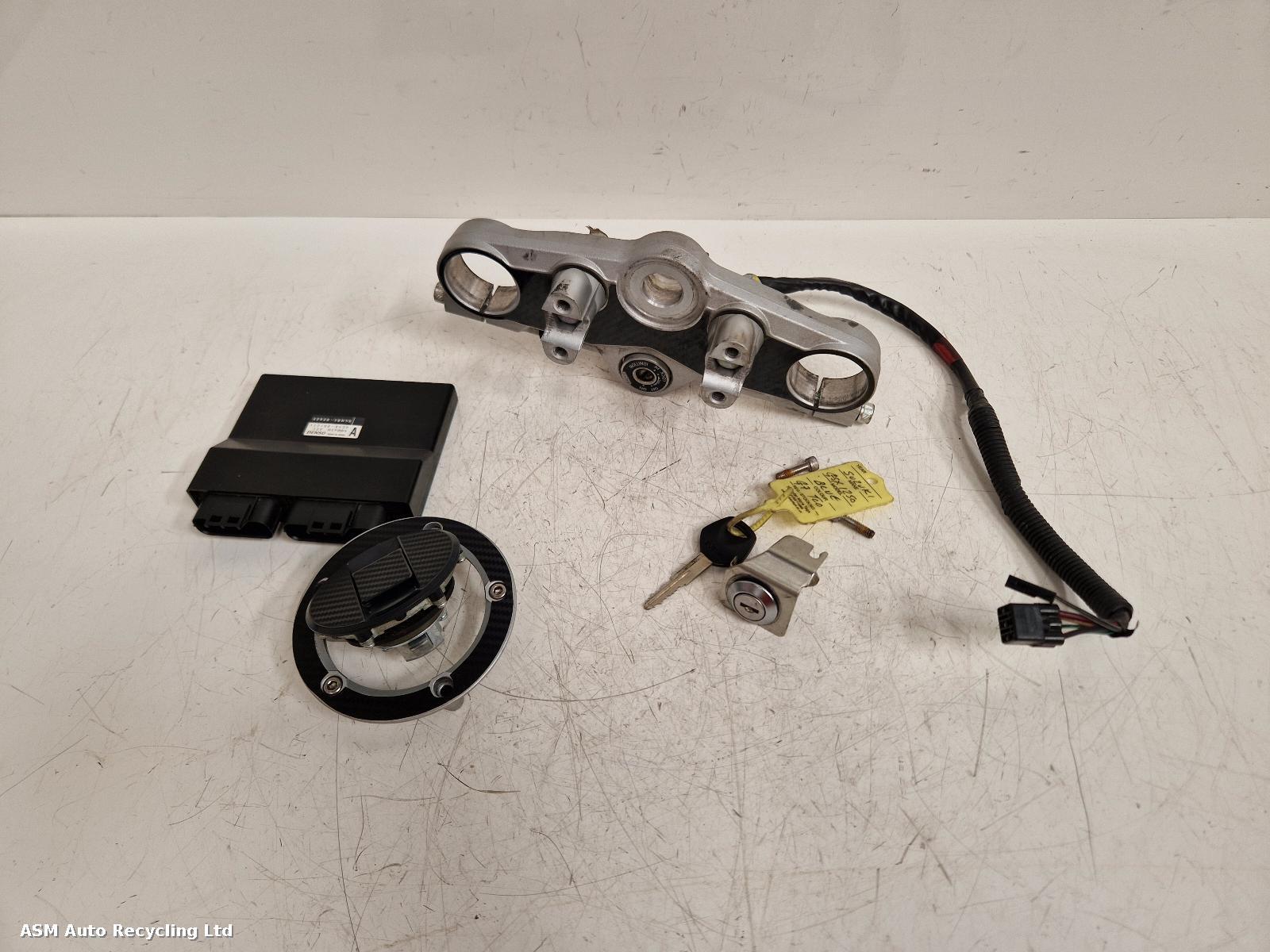 View Auto part Radiator Honda Adv350 2023