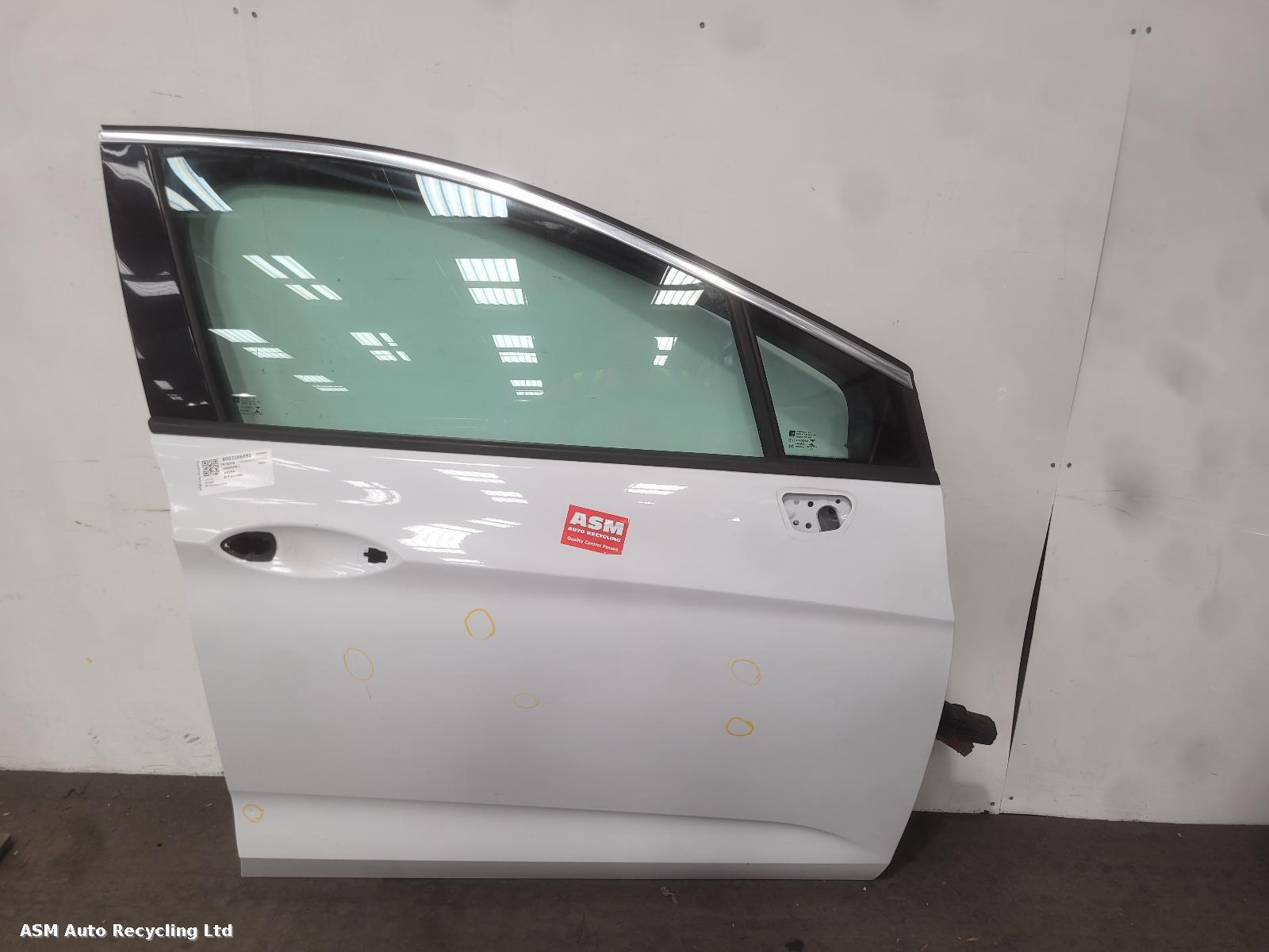 View Auto part R Front Door Vauxhall Astra 2016