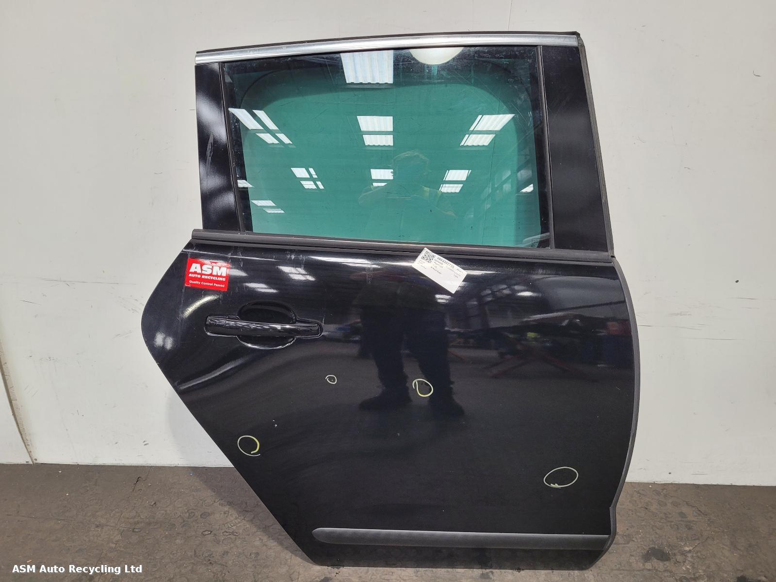 View Auto part R Rear Door Peugeot 3008 2010