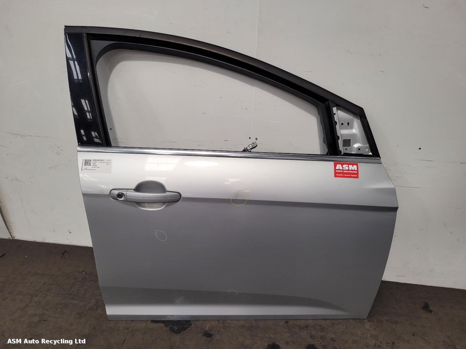 View Auto part R Front Door Ford Focus 2015