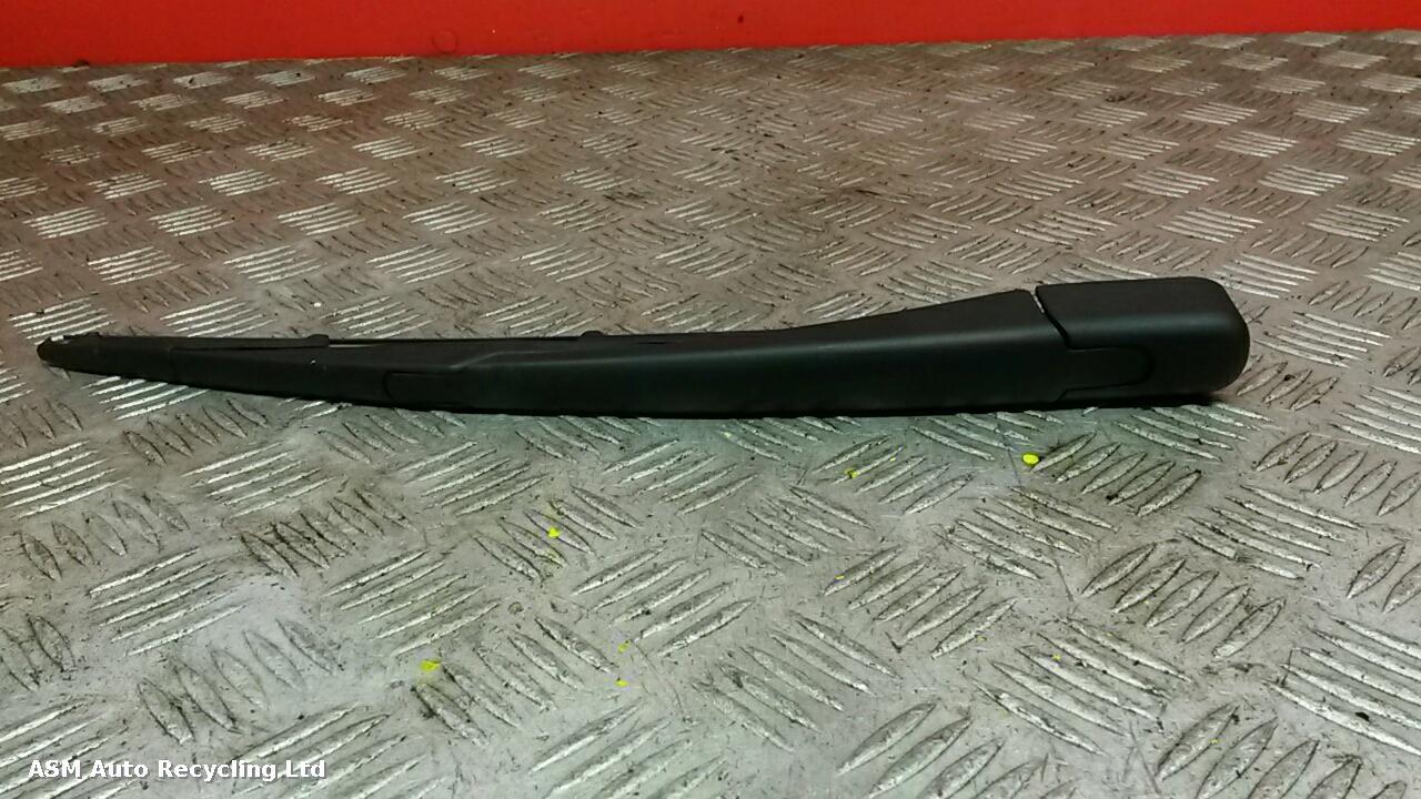 View Auto part Wiper Arm Kia Picanto 2015