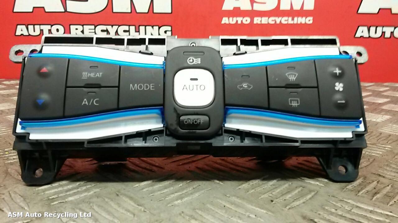 View Auto part Heater/AC Controller Nissan Leaf 2014