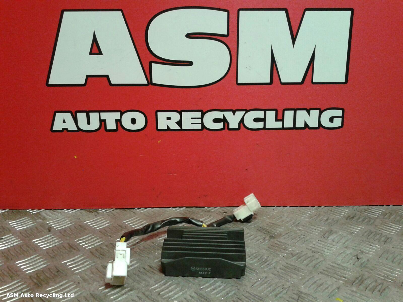 View Auto part Regulator/Rectifier Piaggio Vespa 2014