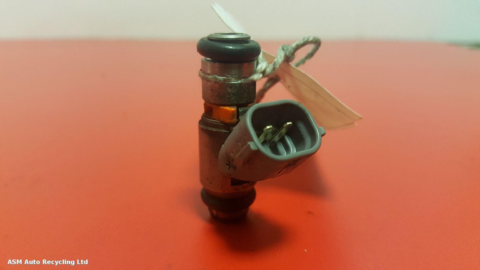 View Auto part Fuel Injector Volkswagen Golf 2003